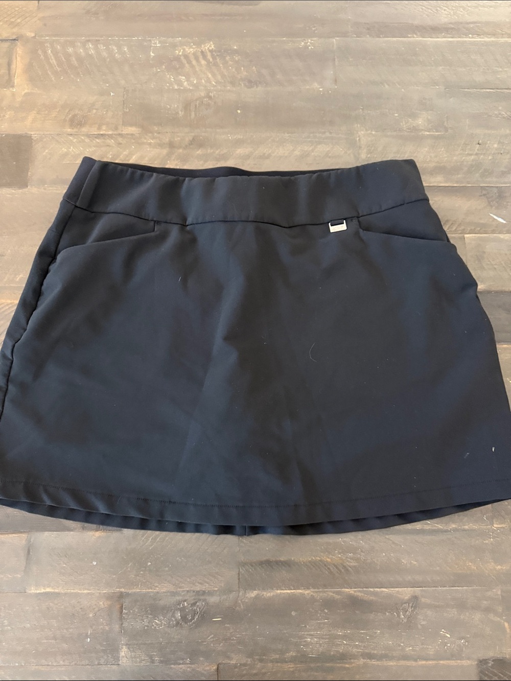 Greg Norman Collection Black Mini Skirt with Clean Front Panels